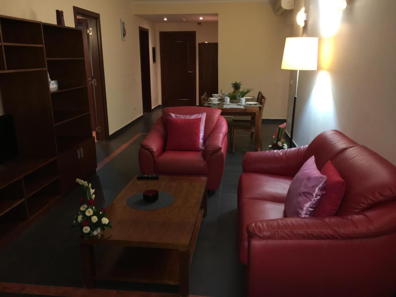 Djeug'Appart Hotel Яунде Экстерьер фото