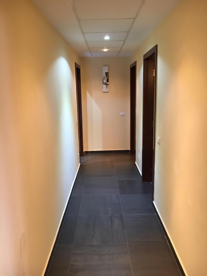 Djeug'Appart Hotel Яунде Экстерьер фото