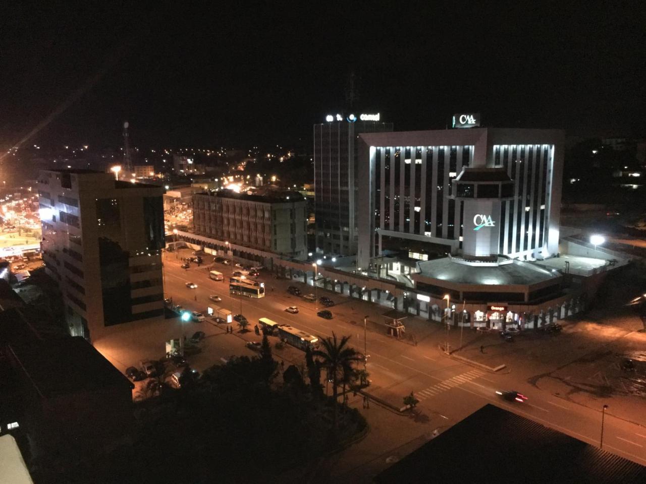 Djeug'Appart Hotel Яунде Экстерьер фото